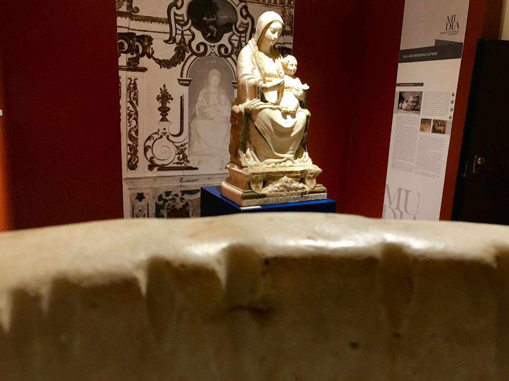 Lala Salama San Leone Bagian luar foto