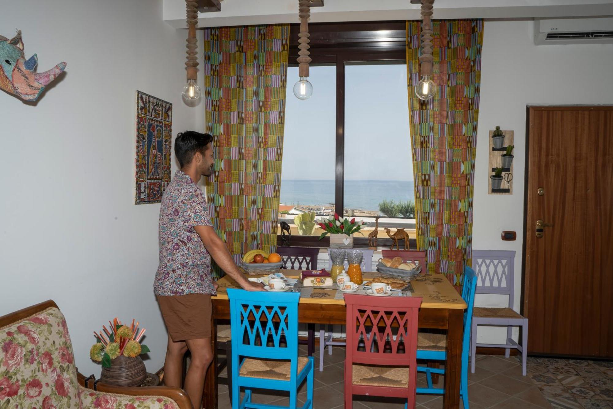 Lala Salama San Leone Bagian luar foto
